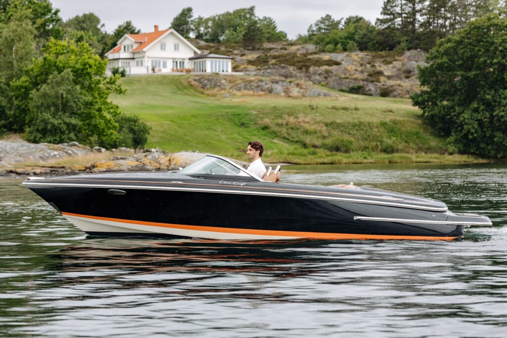 Chris Craft 20 Black Bullet for sale by Boats Int.