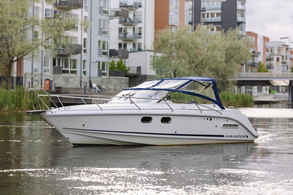 Aquador 26 DC for sale by Boats Int. AB