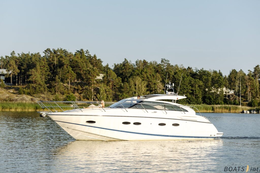 Princess V42 for sale by Boats Int. AB