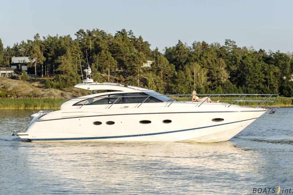 Princess V42 for sale by Boats Int. AB